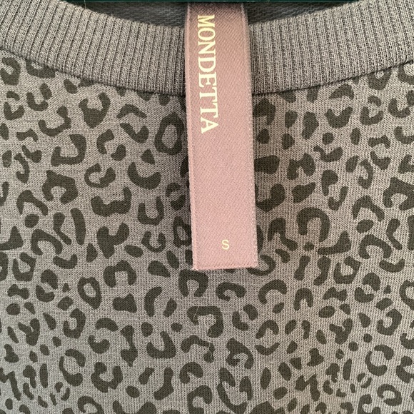 Mondetta Ladies Lightweight printed top. - Picture 5 of 8